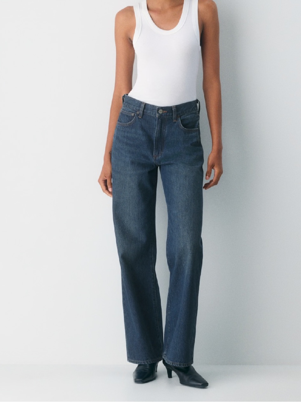 Aritzia Denim Forum The Farrah High Rise Wide Leg Jeans 30 L size 28 Dark Blue